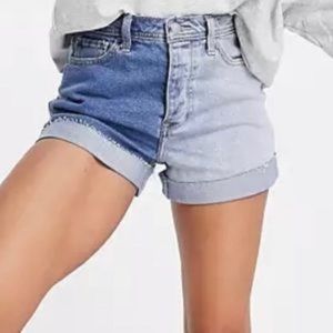 Hollister Ultra High Rise Mom Short 3” , Two toned denim shorts